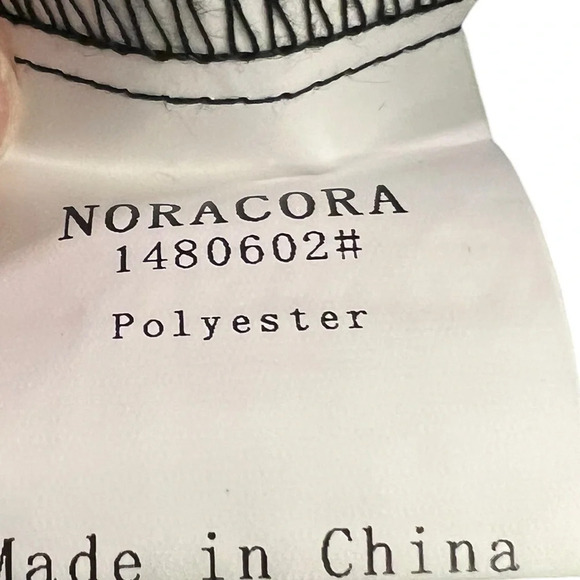 Noracora Women’s Size M Black White Gray Floral Sleeveless Top Retroglam - Picture 2 of 5